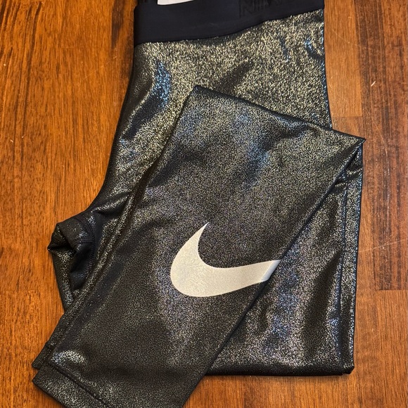 Nike Pro Dri Fit Black Shimmer Leggings - Picture 2 of 7